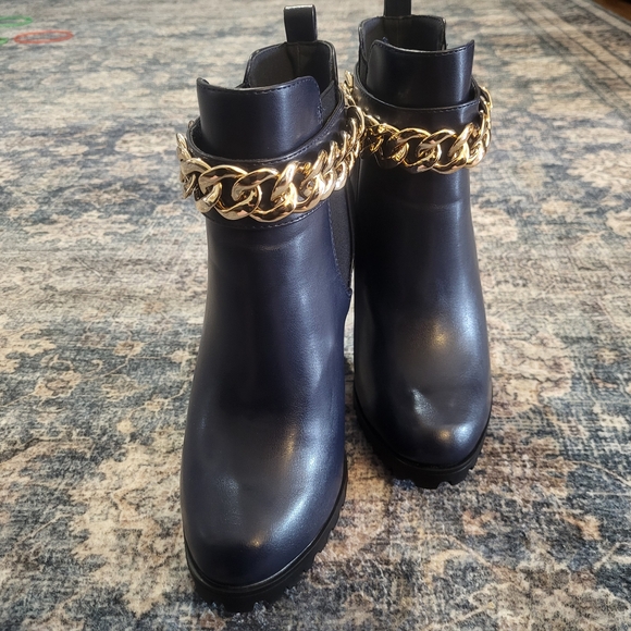 Elegant Navy Ankle Boots with Gold Chain - Picture 2 of 5